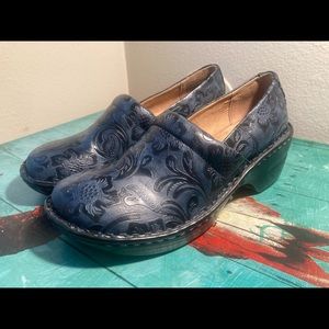 G.H. Bass&Co Sheena Blue Floral Leather Embossed Cushion Step Mule Clogs Sz 6.5M